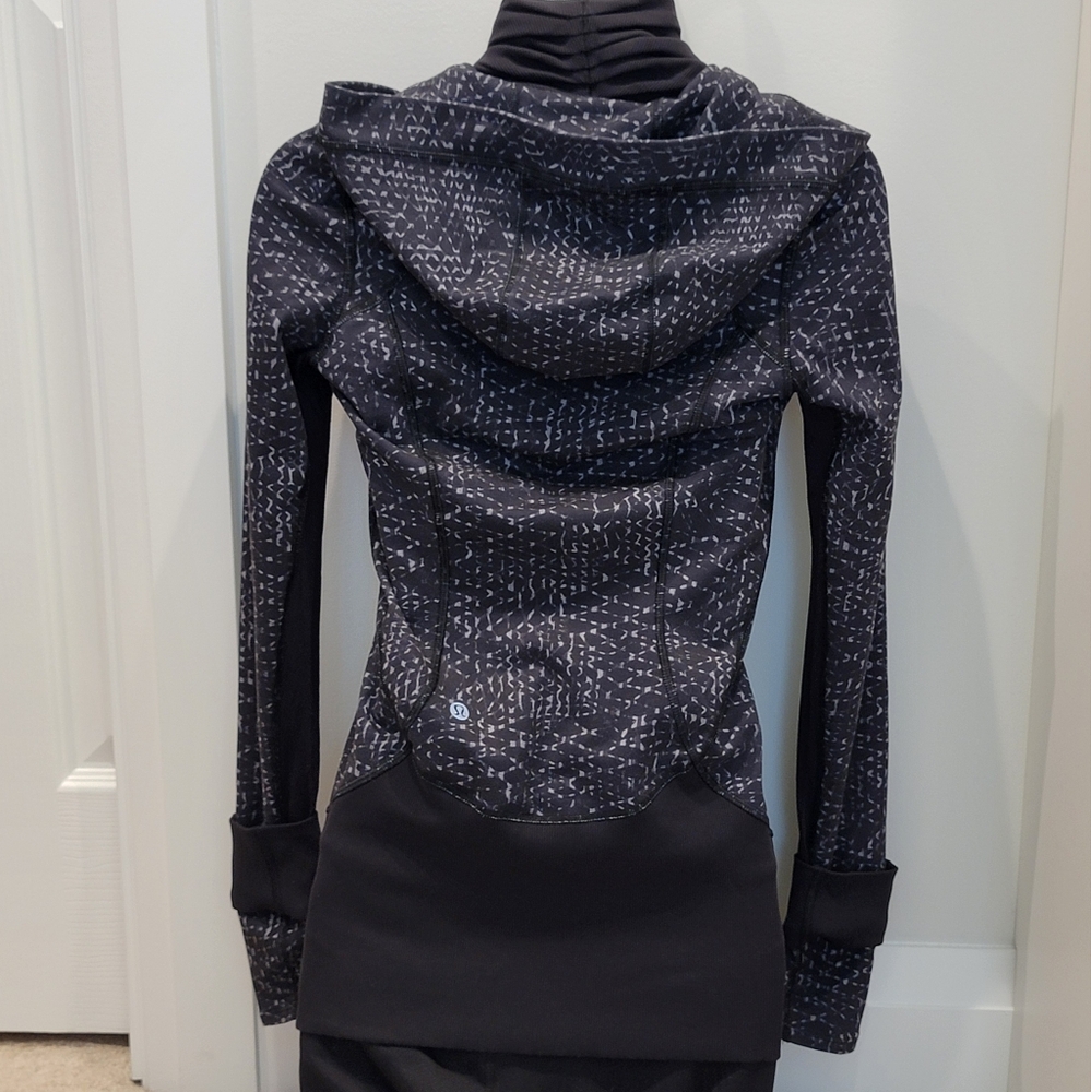 LULULEMON Grey Daily Practice Jacket - Picture 6 of 13